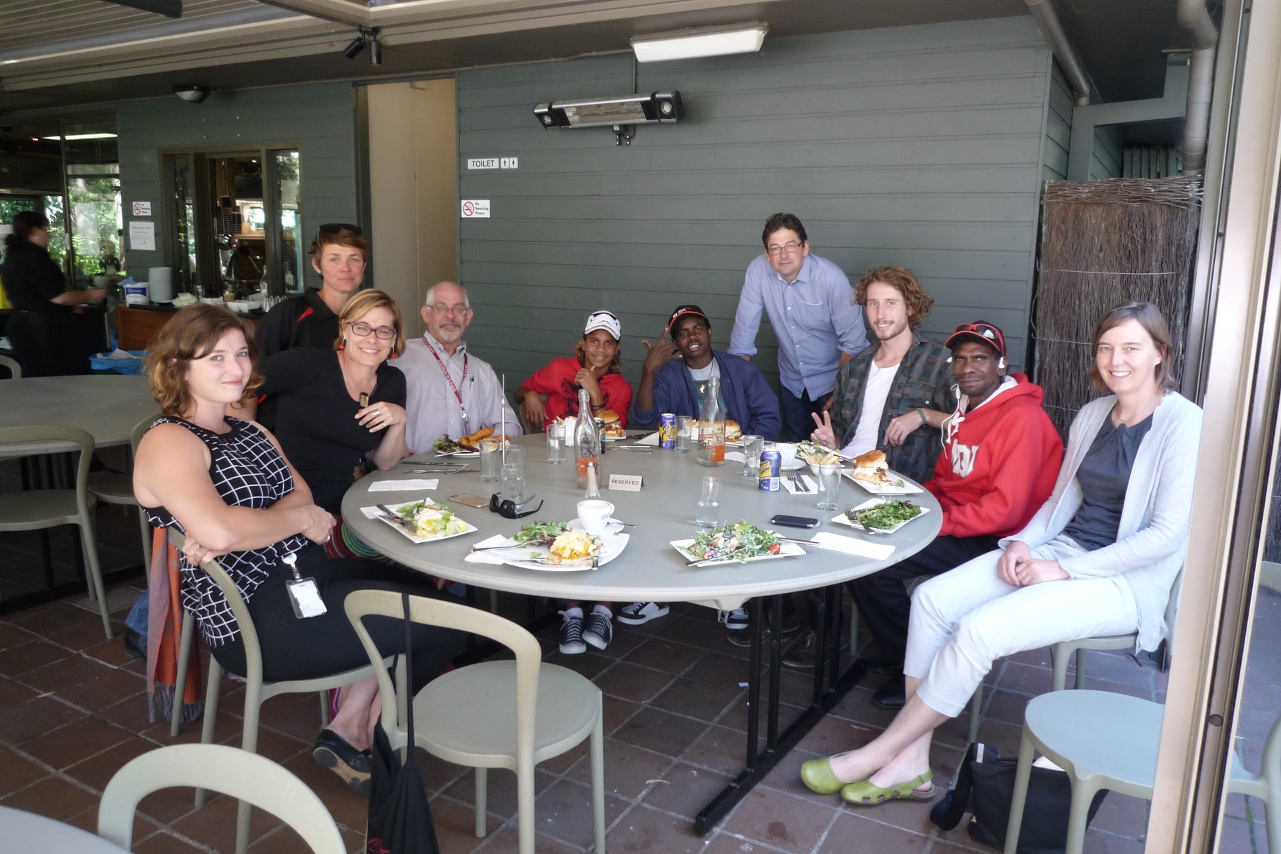 Having lunch with CSIRO’s Atlas of Living Australia team: Minky Faber, Stephanie Vongavel, Emilie Ens, John La Salle, Nehemiah Farrell, Lester Gumbula, Peter Doughty, Mitchell Scott, Kelvin Rogers and Rebecca Pirzl, at the Australian National Botanic Gardens, Canberra